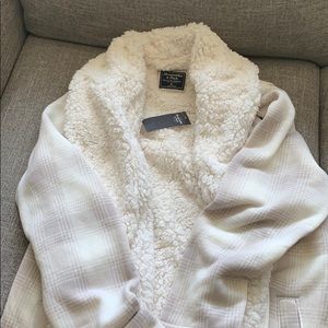 Abercrombie & Fitch jacket/sweater
